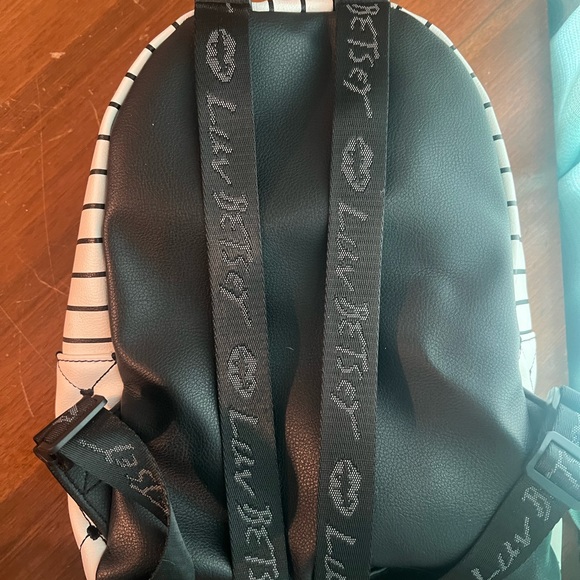 Betsey Johnson Chic White and Black Backpack - Picture 3 of 6
